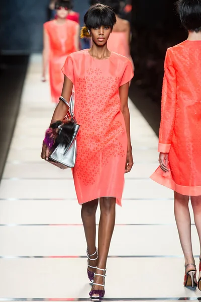 Look 19